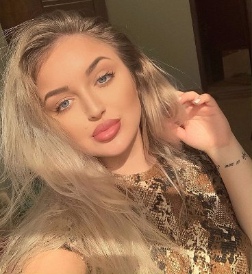 CarollaMena1's profile picture. Discover the world and make new acquaintances