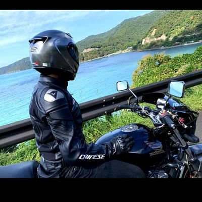 i3ucjFiW4hZ61EX's profile picture. 珈琲☕紅茶淹れてます。
大切なCB400SF  Revo /zx12r A型
興味持った人にさらっと無言フォロー失礼します😉DBDしてます
Why stop when you can keep going？タラレバはなし❗
手で働く者は労働者、手と頭で働く者は職人、手と頭と心で働く者はアーティスト