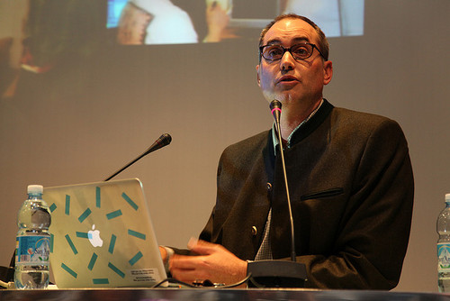 Great user experiences, compelling design, Killer Designs, what's going on in the UX field - a real-time journal of the top buzz in UX. (photo via meetthemediag