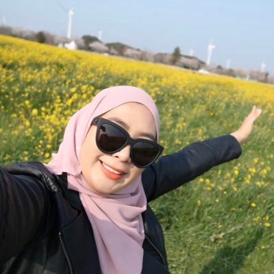 FarahYusxff's profile picture. Be a lady with class!