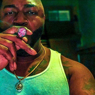 fingas_unltd's profile picture. Snapper/Clothing Designer with a fresh twist on fashion. I was born & raised in Galveston, TX and now I'm reaching for the sky!! @saltywaterpics