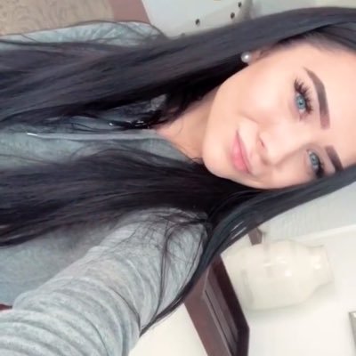 JumanRawabdeh_'s profile picture. Electrical Eng.💡 Doing my MBAs. PHD in ignoring DMs. I Love Donuts 🎹❤️🍩