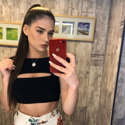 Emma | Liverpool | 27 | Twitch partner :) Hit top 50 pred s5/8 | Business enquires: emkemgaming@gmail.com 🇵🇸