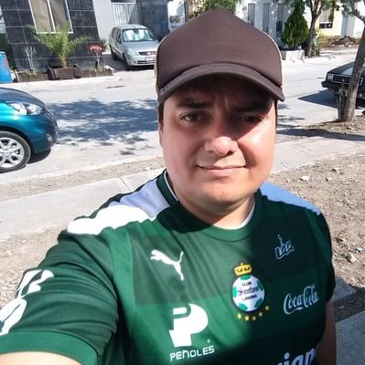 Nací en la comarca  lagunera ,radico en nuevo león, dibujante,vendedor de Impresoras ,dc cómics ,rock.y orgullosamente santista de  corazón! saintseiya fan