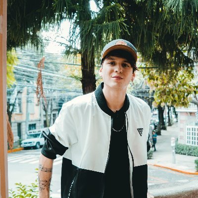Sigeme en mi otra cuenta 
 • vlara9523