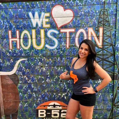 📍Dallas, TX 🏡 Houston, TX 📷 Shutter bug 🐷 I like to make and eat food 🌎 Revolves around my dogs ⚾️ Find me at the ballpark