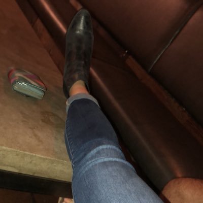 MamiLongLegss's profile picture. 