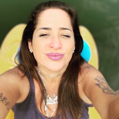 ericamunozz's profile picture. Eu, empresaria, maloqueira, doida e talvez algo mais.
