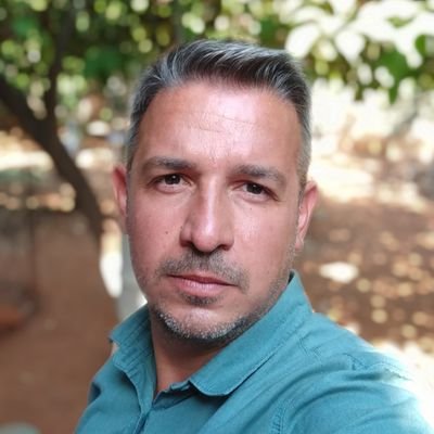 yucelozsoylar's profile picture. 