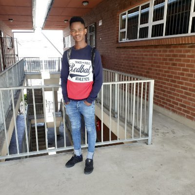 VictorV38906723's profile picture. be yourself 🍃