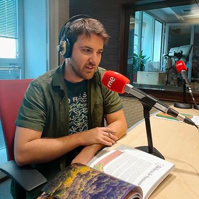 Biólogo dedicado a la divulgación de nuestra naturaleza más cercana, al turismo sostenible y al desarrollo local. Colaborador de @rne.