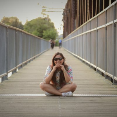 chicelle's profile picture. internal panic 🙀 external chill 😎