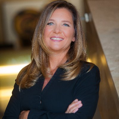 LeahPewitt's profile picture. Passionate about life, love, adventure + creative solutioning in the name of helping others.