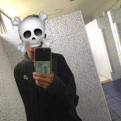 vem para o meu mundo vc será minha dama e eu serei seu vagabundo 😛😛😛
