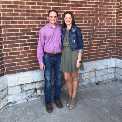 cari_jo33's profile picture. 