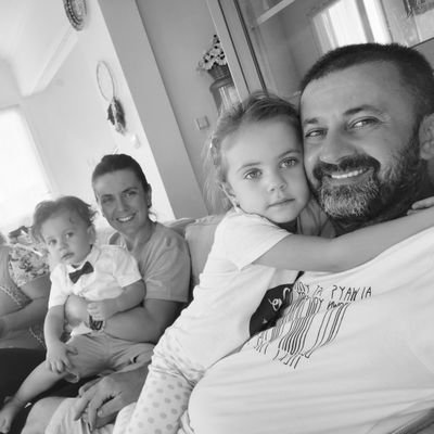 e_ucar's profile picture. Hayatını ya sistem belirler,
Ya da sisteme başkaldırış şeklin...

revolution