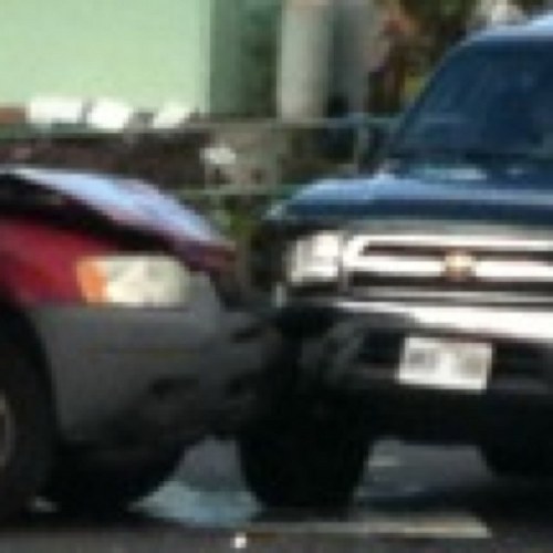 idiotdriving's profile picture. Driver beware when navigating Hawaii’s highways and byways... there are idiots among us... Welcome to paradise.