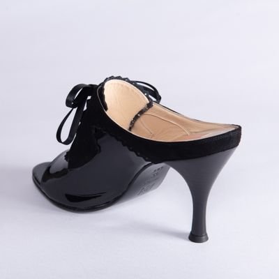 Sundaeheels's profile picture. オリジナルのハイヒールを製作販売しています。Our heels feature beautiful satin ribbons and elegant enamel leather. 製作した靴達@kanbiheels
 Hoping your life is full of wonder and joy.
