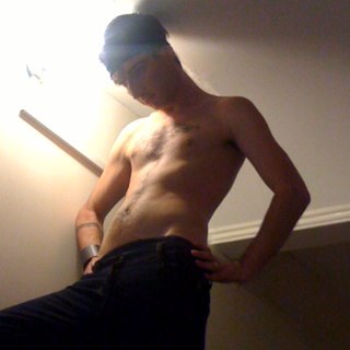 fashionuklondon's profile picture. 