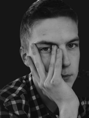 Пока штормит по жизни, люблю думать и размышлять, но у меня плохо выходит)