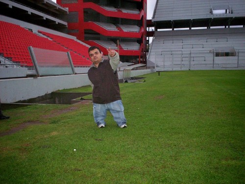 Militante del Proyecto Nacional y Popular.
Kirchnerista.
Hincha del Rey de Copas. 
Forevista.