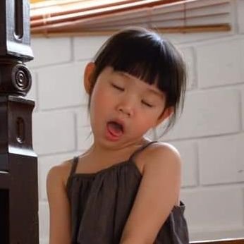 qnaw_qrw's profile picture. ไม่เศร้า แต่เหนื่อยทุกวัน | คิดว่าการนอนบนเตียงนานๆเป็นเรื่องที่สบายใจ