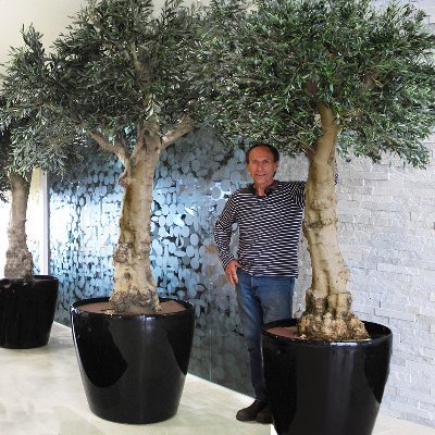 Award winning botanist turned garden designer. Promoting sustainable design & nature-based solutions for a greener environment. https://t.co/ykez4ZSify