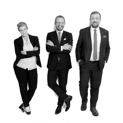 Podcast, joka paketoi kotimaan politiikan olennaiset joka perjantai. Vetäjät @SiniKorpinen @MattiParpala @Juha_Toyryla. Järjen ääni internetissä.