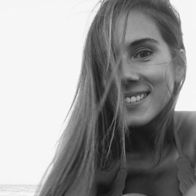 Maestra de Educación Infantil 👩🏼🏫 La vida no se mide por las veces que respiras, si no por los momentos que te dejan sin aliento.