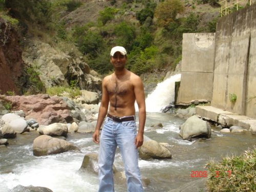 ziaayoub1@hotmail.com