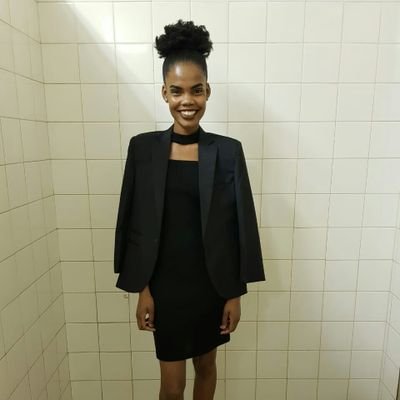 Bria_McLanti's profile picture. EFF TUTSC Member✊ | IR & Politics🗺 | Knitwear Designer🎨 |