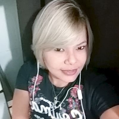 Quem bate tem que estar pronto para apanhar. Quem mexe com quem tá debaixo da minha saia cava a própria sepultura.”
☆Maria Padilha