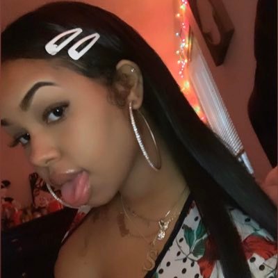 RVA 📍 20 years young 👩🏽 LC Byrd high school YOUTUBE coming soon 💛💛 your favorite dancer 💰💰💰
