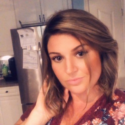 Shannstidham's profile picture. 🙏 💃🏻👨‍💻=👩‍🦳👱‍♂️👧... 🏡🐔🐔🐔🐶🐶  ....🍣 🍻🍾🍹🍩🌮🍕🍔🍟🥓