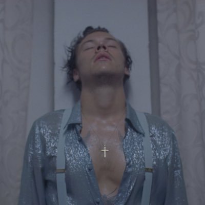 quietkissy's profile picture. we’re all a little bit of gay aren’t we ?