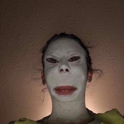 highthoughts60's profile picture. Spam page follow me 🤡