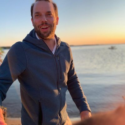 hugobfilm's profile picture. English-American filmmaker with Italian passions @NormalLifePics Director of #Veleno and Peabody-winning @AmbassadorsJazz