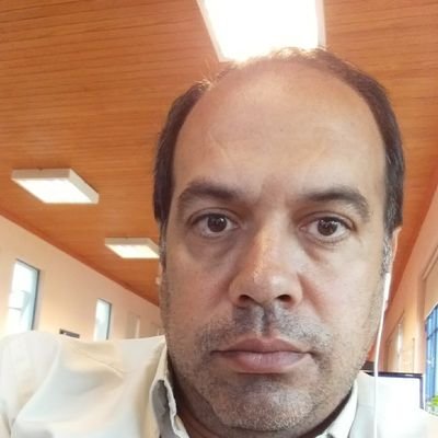 Alberto Abudara es un Ingeniero en Computación que se ha dedicado al marketing en Internet en los últmos 12 años