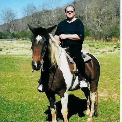 tshar894861's profile picture. 