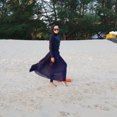 CfIriani's profile picture. Live in my own precious world 💜💜💜