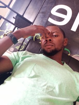 AhmedIdowu13's profile picture. simple lameda dah hustler