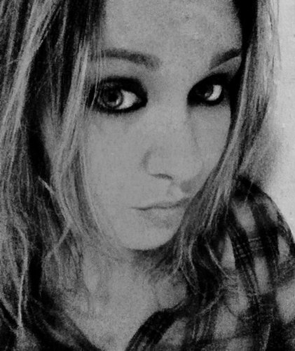 selenyia's profile picture. Dés que j'ai de l'inspi, je reviens !