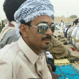 احيان اضحك ونا من داخلي مجروح
واحيان ابكي ونافي قمه الرحه