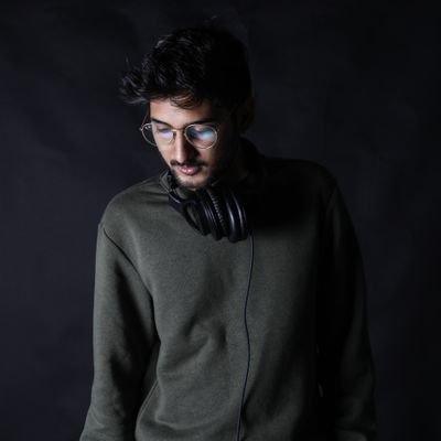 Multi-genre producer from Pune, India. Bro thinks he’s thinker!!