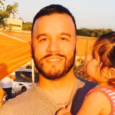 pinche_rayv's profile picture. apparently I look like Jeremy Piven