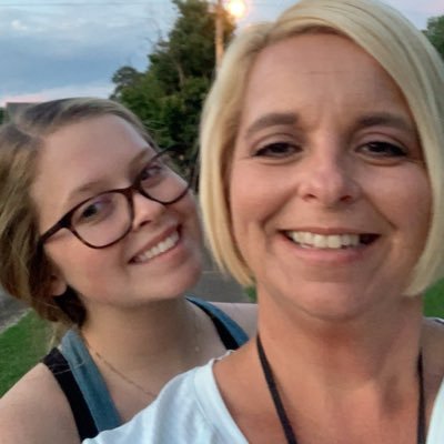 RETIRED Kindergarten teacher who loves Lynyrd Skynyrd, Blackberry Smoke, photography & Crimson Tide football! I am a passionate supporter of ORGAN DONATION.