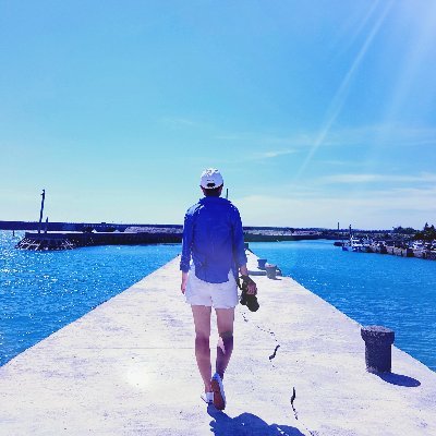 Liu_Licht's profile picture. Major of MIS. Love to play the piano, clarinet, video edit, take up photography, coding.