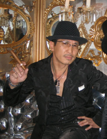The Kinya & Diamondsの勤弥でっす！
しくよろりん！(ー。ー〆）y−＠＠＠www
http://t.co/v3PCJBoDbo
http://t.co/YJAAVh74wr