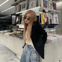 ROSÉ (@rosienroulette) 's Twitter Profile