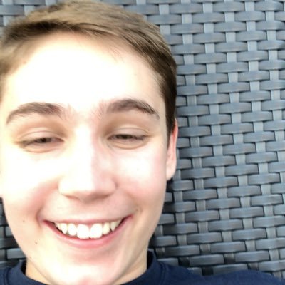 huntercourtne12's profile picture. 